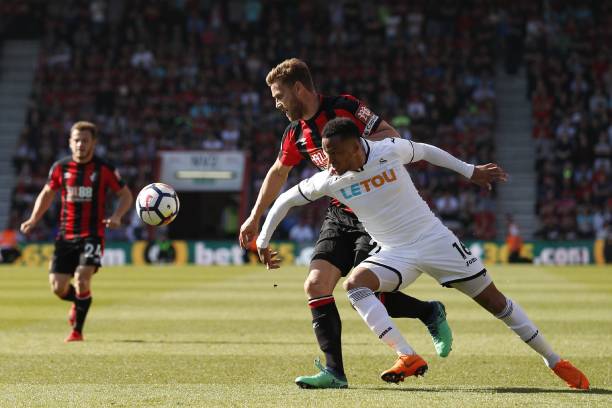 他是球队中 他是球队中